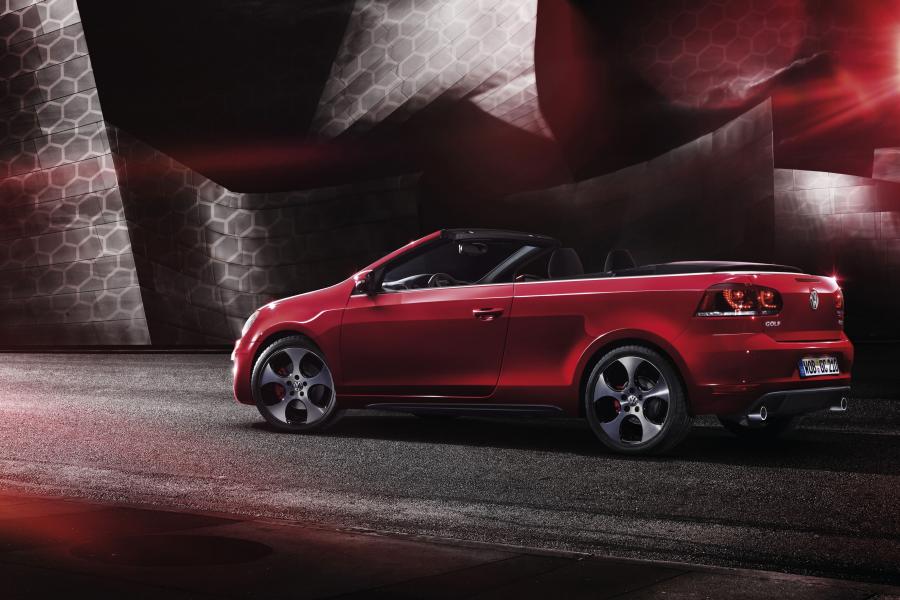  Volkswagen Golf GTi Cabrio 2012 года  (фото 57 из 61)